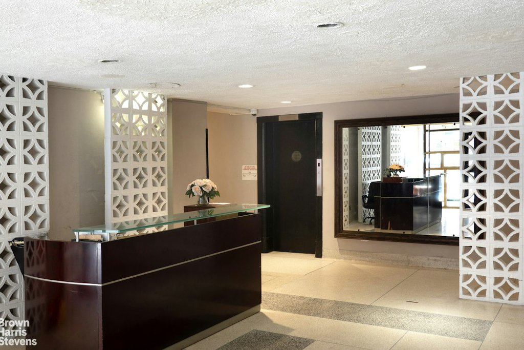 400 East 17th Street, Unit 600 photo 8