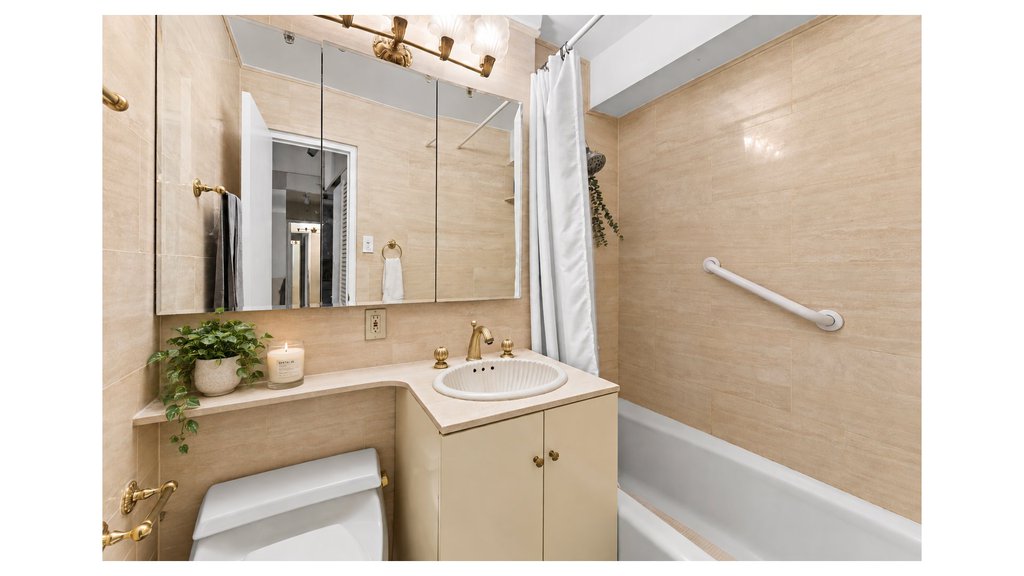 435 East 65th Street, Unit 3E photo 5