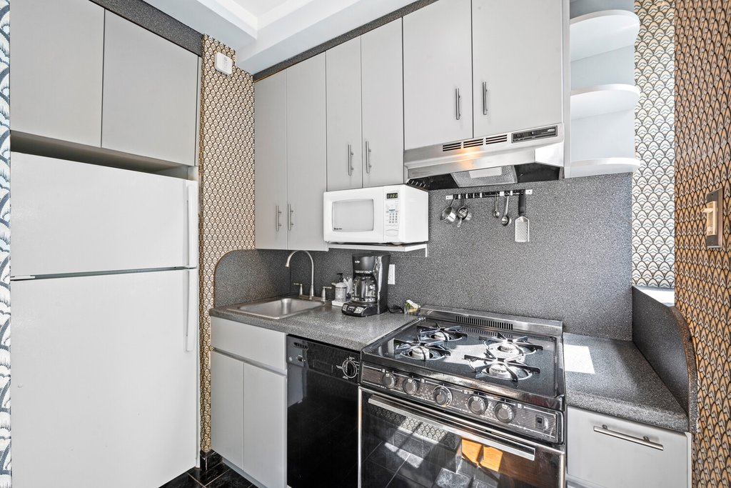 10 Mitchell Place, Unit 3A photo 5