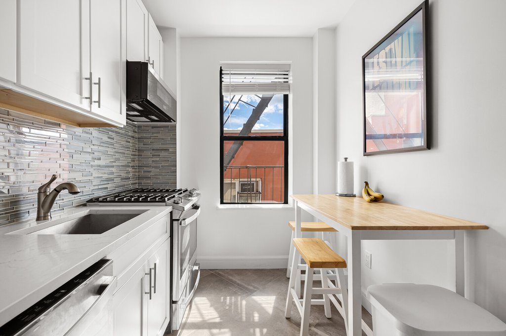 860 West 181st Street, Unit 68 photo 4