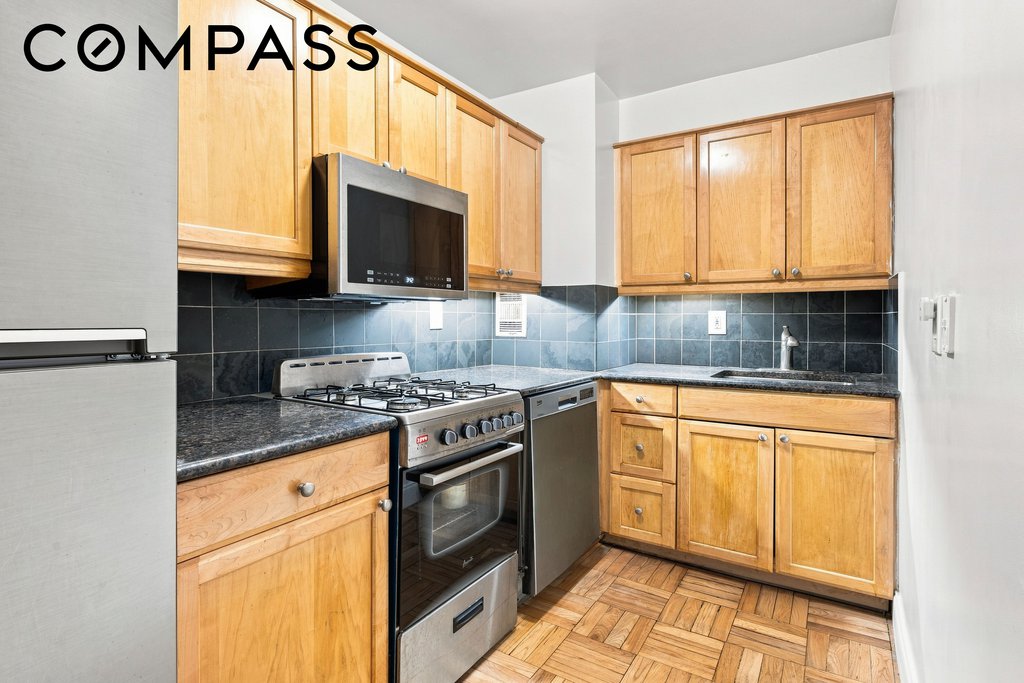 333 East 34th Street, Unit 3H photo 4