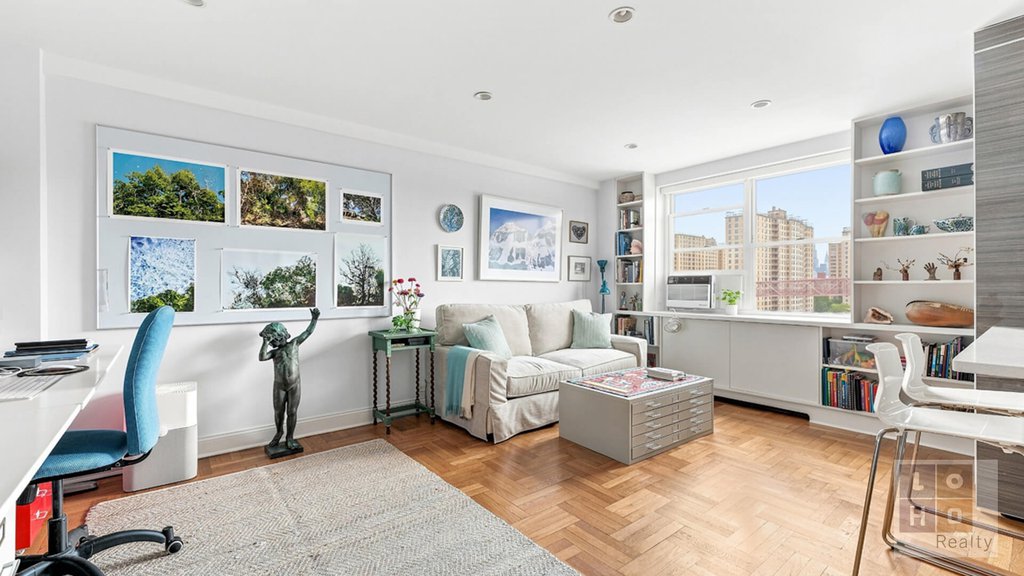 530 Grand Street, Unit F8C photo 2