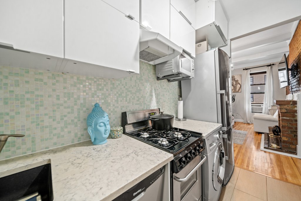132 West 71st Street, Unit 7 photo 5
