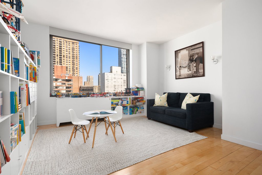111 West 67th Street, Unit 26A photo 9