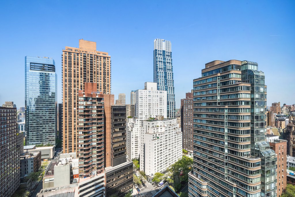111 West 67th Street, Unit 26A photo 12
