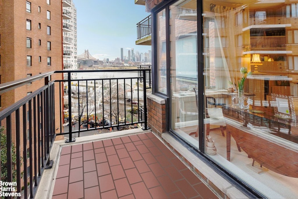 60 Sutton Place South, Unit 7FS photo 5