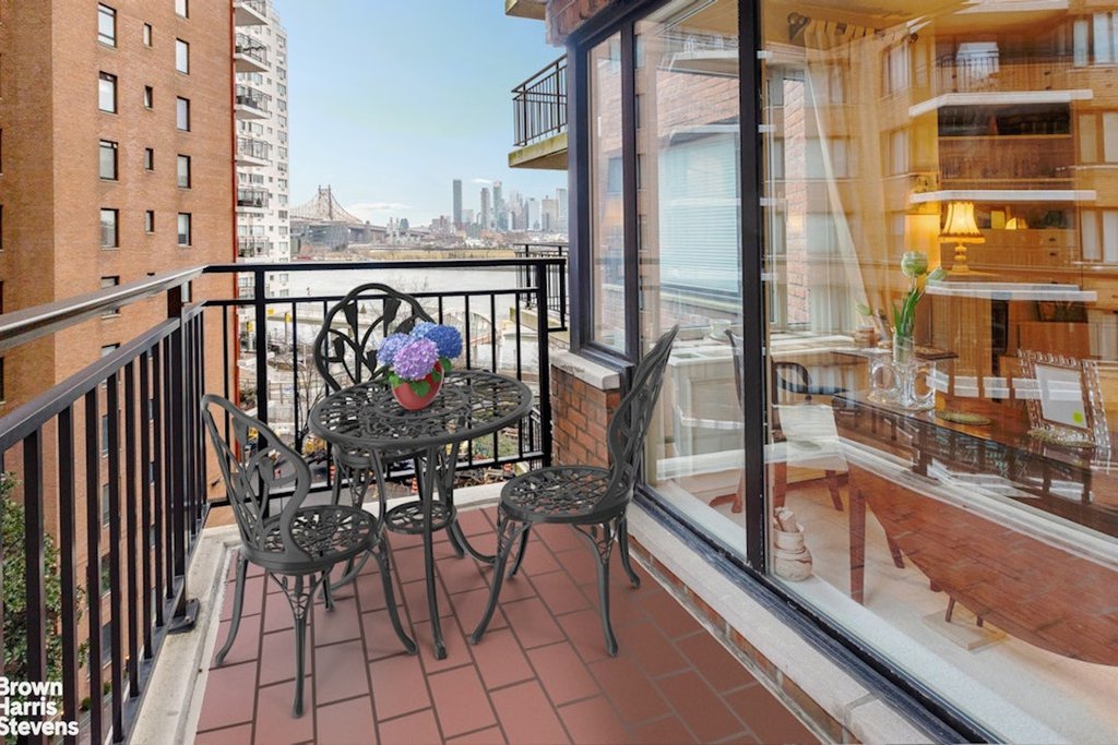 60 Sutton Place South, Unit 7FS photo 9
