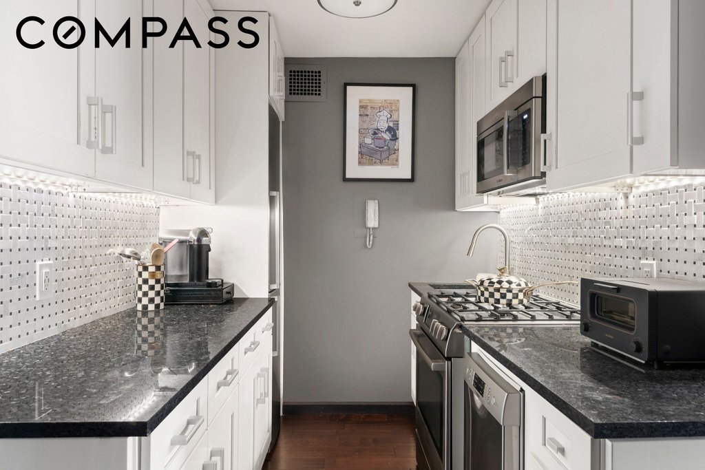 405 East 63rd Street, Unit 6J photo 3