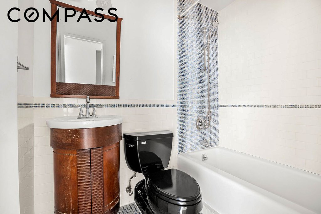 77 Bleecker Street, Unit 614 photo 4