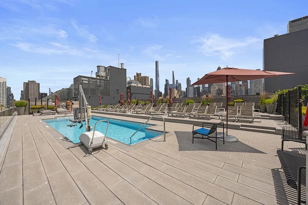 547 West 47th Street, Unit 509 photo 17