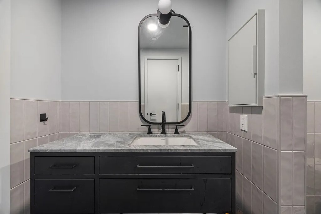 547 West 47th Street, Unit 509 photo 32