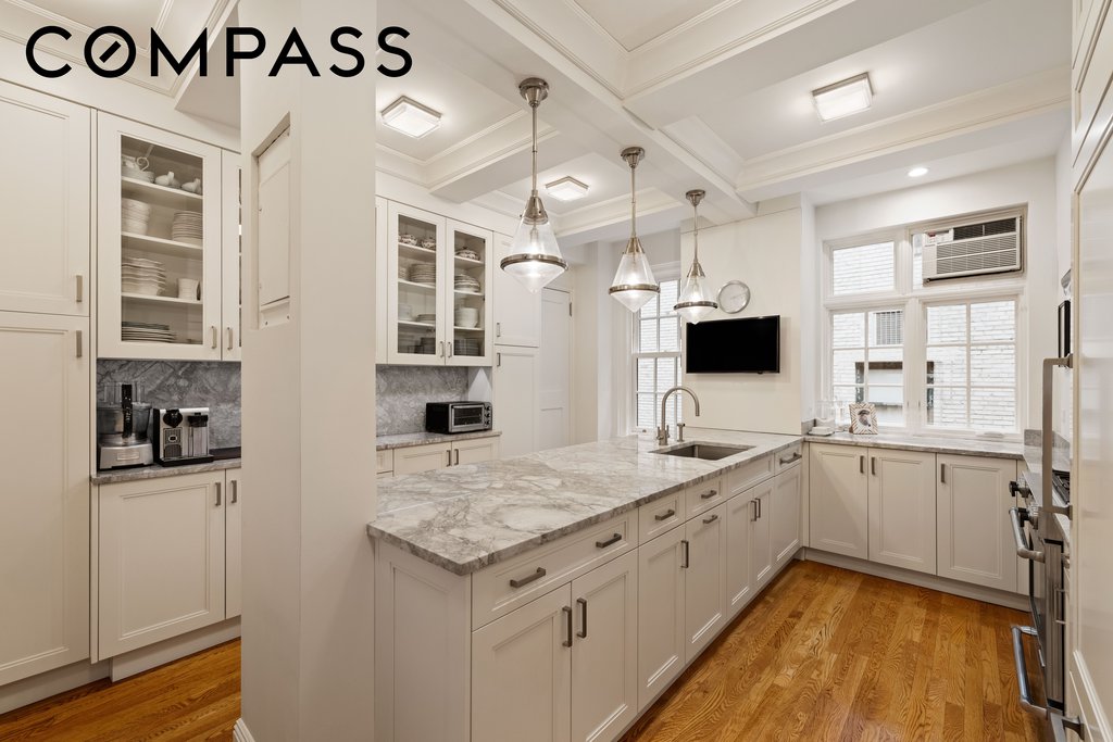 164 East 72nd Street, Unit 13B photo 6