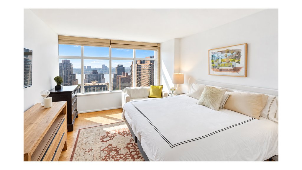 160 West 66th Street, Unit 24J photo 3