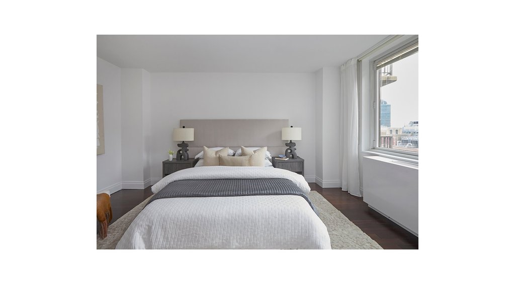 212 East 47th Street, Unit 27G photo 2