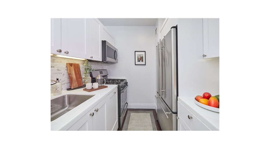 212 East 47th Street, Unit 27G photo 5