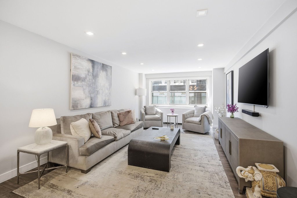 211 East 53rd Street, Unit 4K photo 2