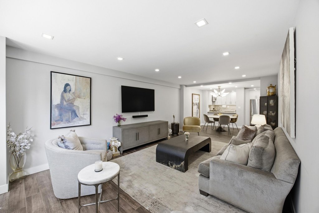 211 East 53rd Street, Unit 4K photo 3