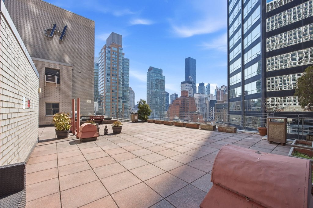 211 East 53rd Street, Unit 4K photo 17