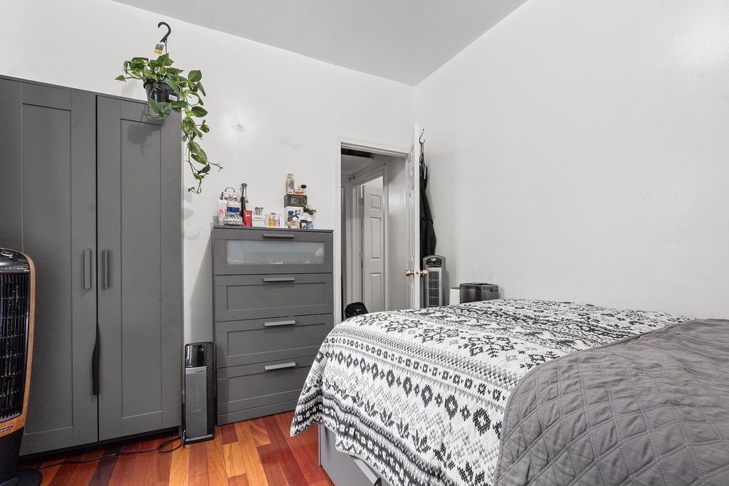 21-05 33rd Street, Unit 215835th photo 12