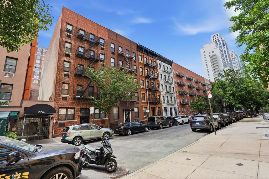 340 East 83rd Street, Unit 1A photo 9