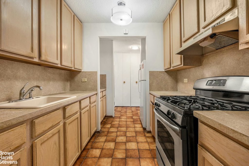90 Beekman Street, Unit 3J photo 5