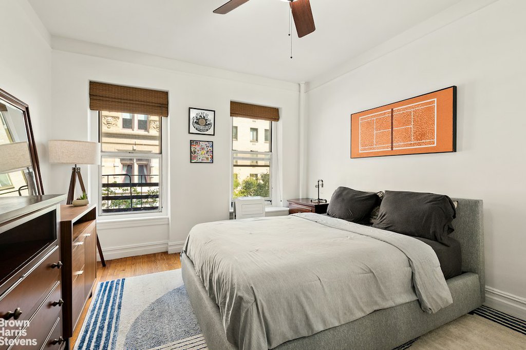 326 East 73rd Street, Unit 4B photo 2