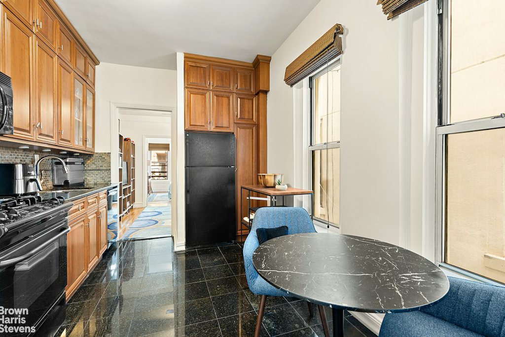 326 East 73rd Street, Unit 4B photo 3
