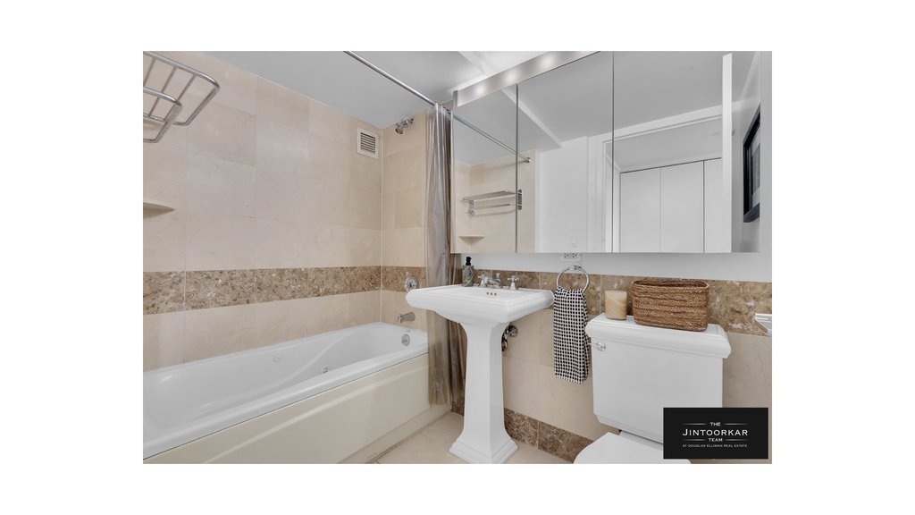 235 East 55th Street, Unit PHC photo 9