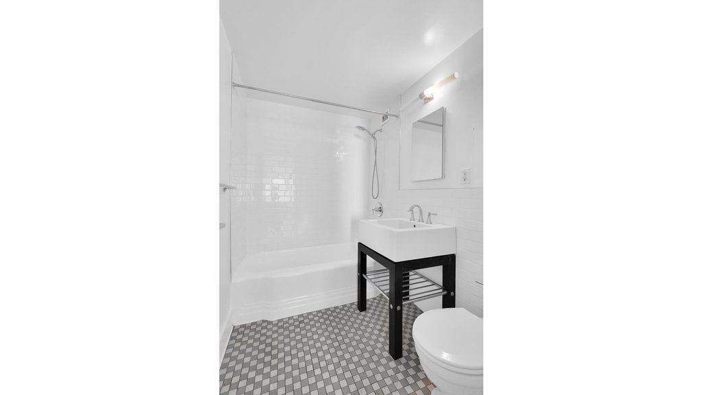 60 Sutton Place South, Unit 7KN photo 8