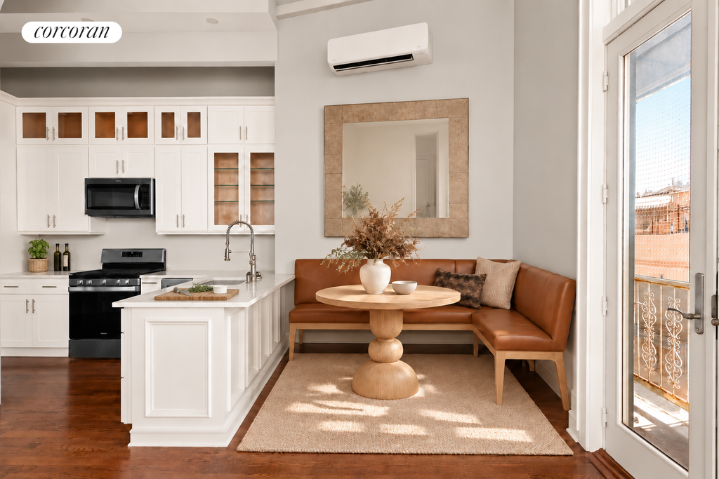 689 Myrtle Avenue, Unit 5I photo 3