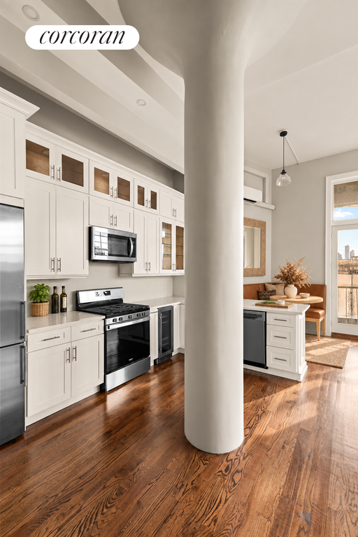689 Myrtle Avenue, Unit 5I photo 4