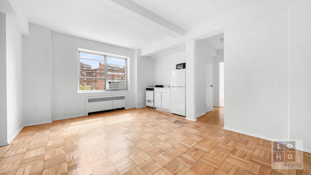 530 Grand Street, Unit E10F photo 3