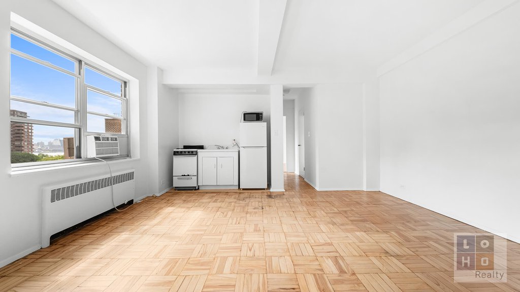 530 Grand Street, Unit E10F photo 5