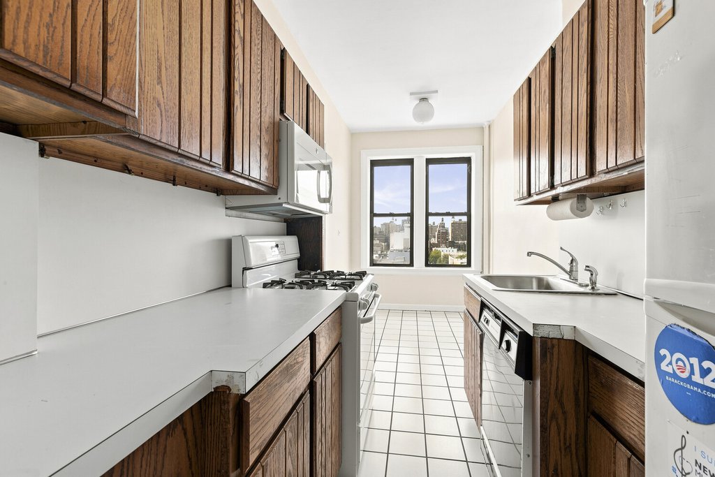 467 Central Park West, Unit 14E photo 5