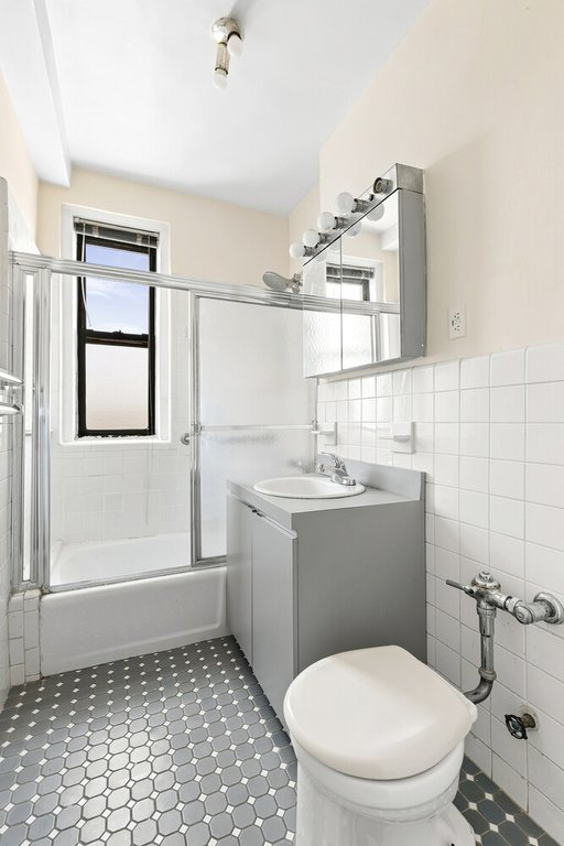 467 Central Park West, Unit 14E photo 6