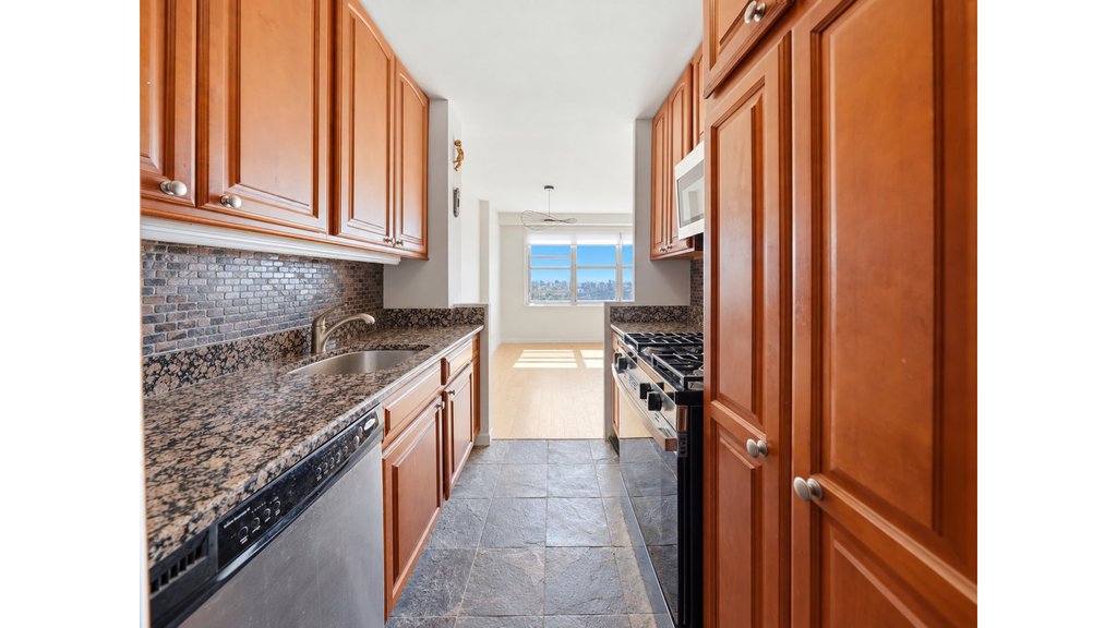 555 Kappock Street, Unit 25T photo 10