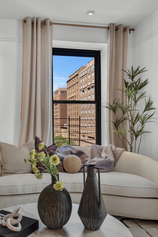 257 Central Park West, Unit 6E photo 3