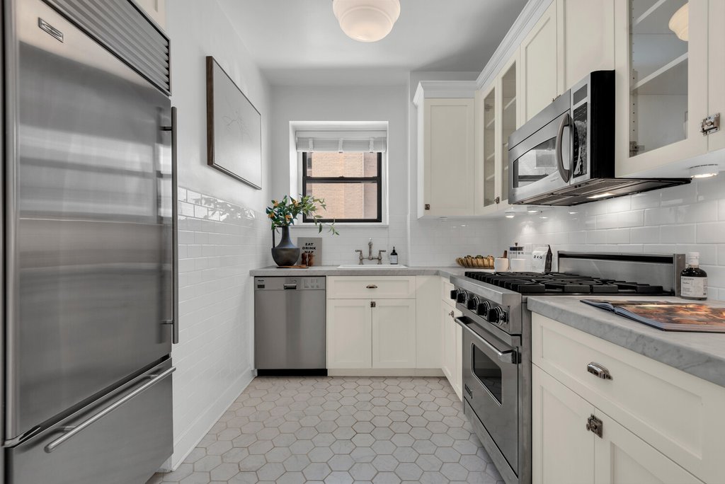 257 Central Park West, Unit 6E photo 4