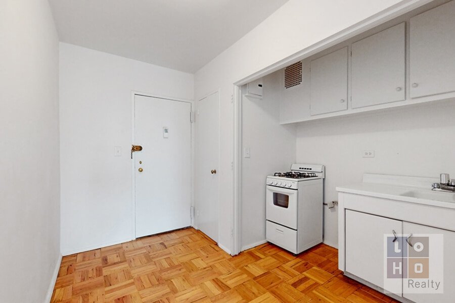 570 Grand Street, Unit H1603 photo 8