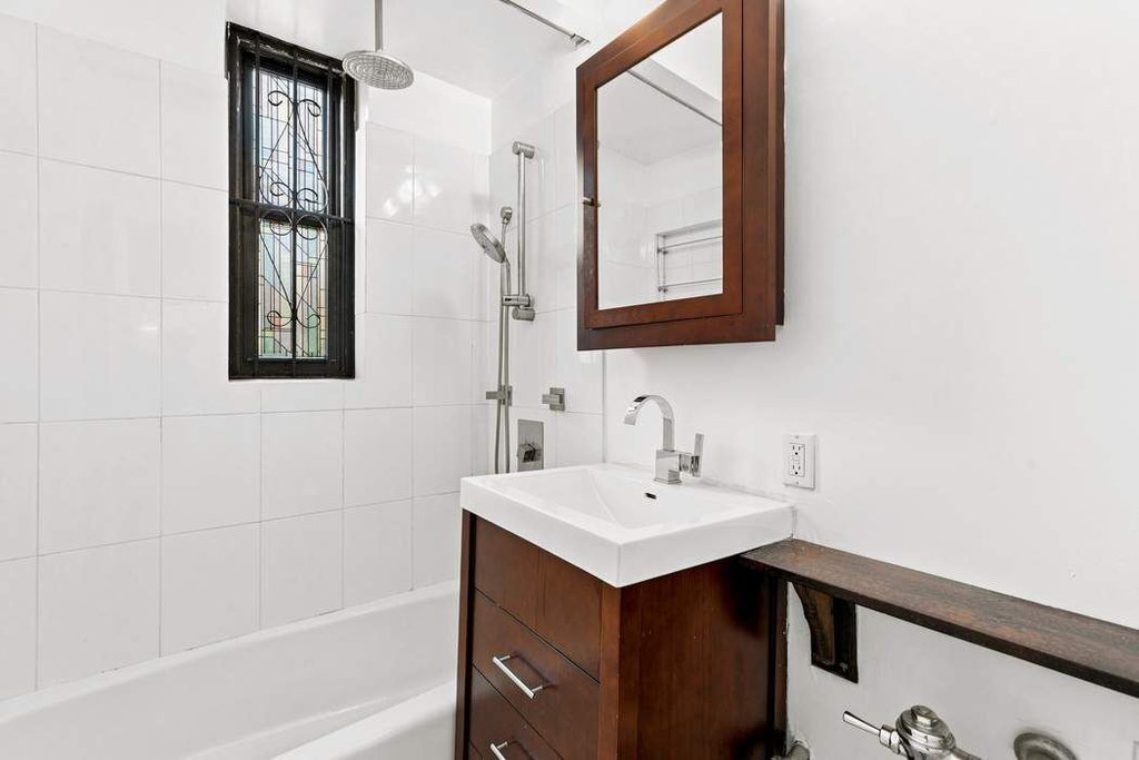 349 East 49th Street, Unit 5K photo 6