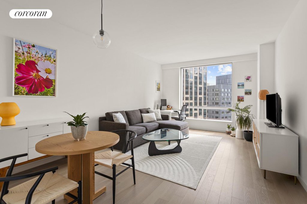 1 City Point, Unit 27J photo 3