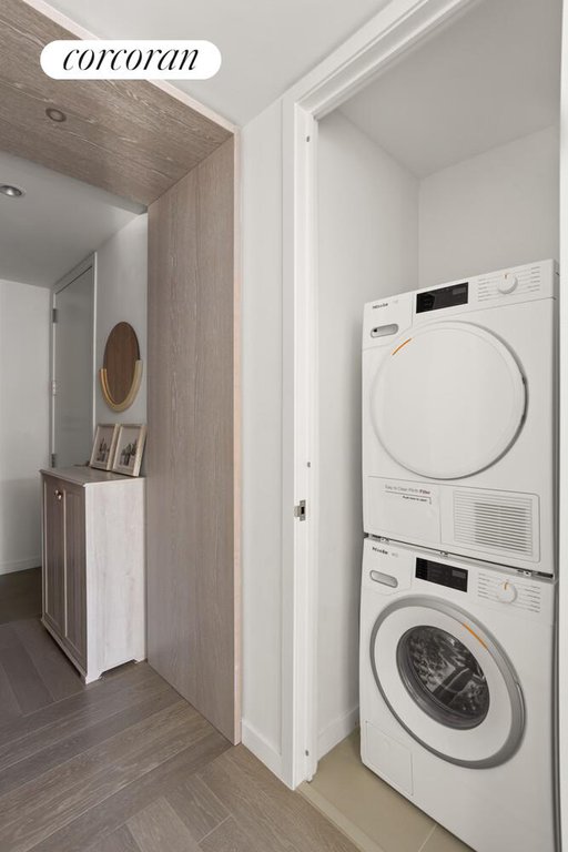 1 City Point, Unit 27J photo 7