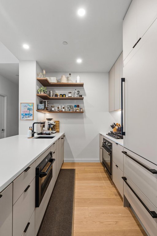 184 Kent Avenue, Unit D319 photo 3