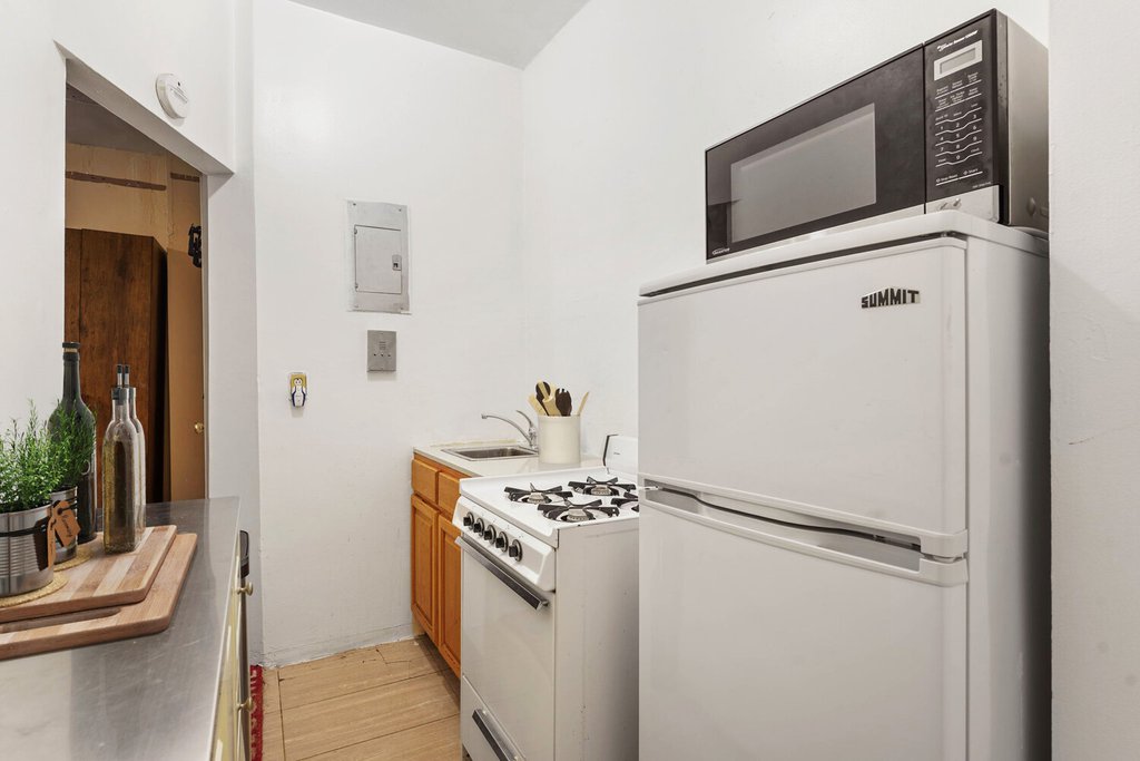 424 East 115th Street, Unit 2B photo 8
