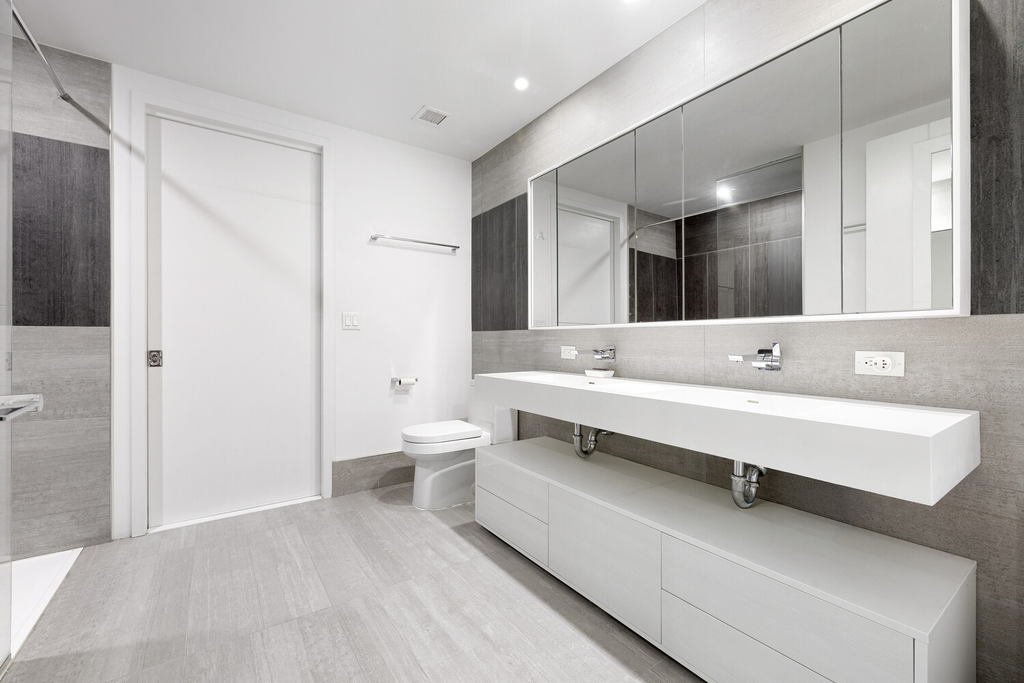 545 West 48th Street, Unit 404S photo 7