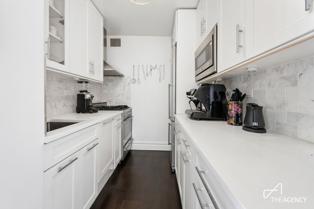 170 West End Avenue, Unit 25A photo 5