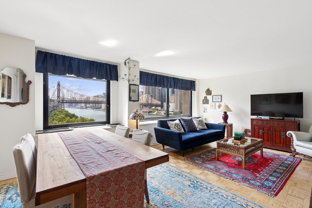 531 Main Street, Unit 1007