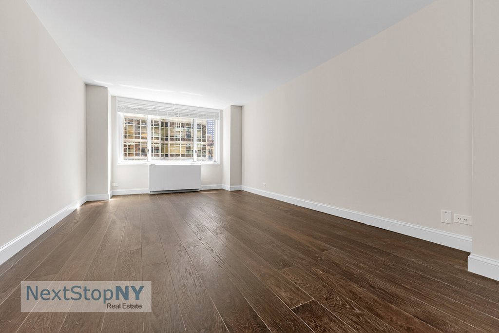 245 East 54th Street, Unit 7G photo 2