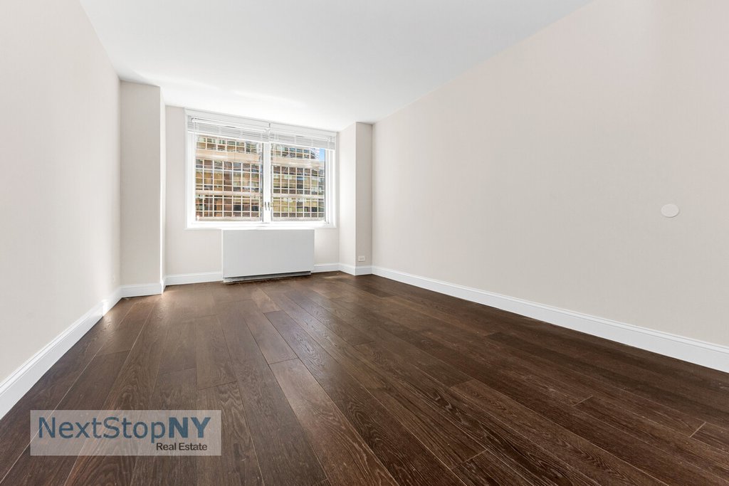245 East 54th Street, Unit 7G photo 4