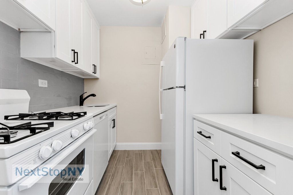 245 East 54th Street, Unit 7G photo 8